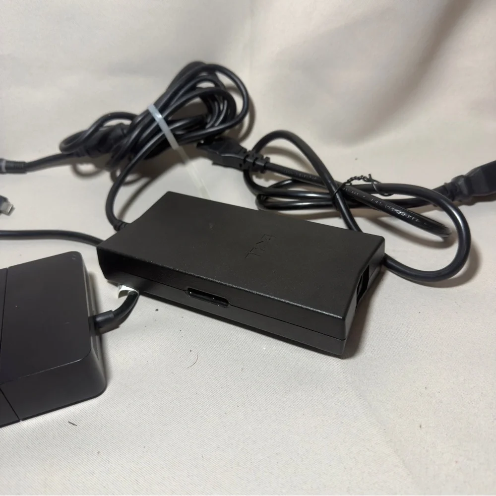 Dell Docking Station WD19S K20A USB-C w/ 180w Power Adaptor
